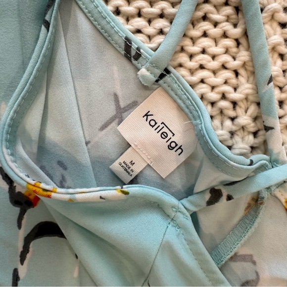 STITCH FIX Kayleigh - Valette Cold Shoulder blue floral Blouse - women’s medium - Picture 3 of 5